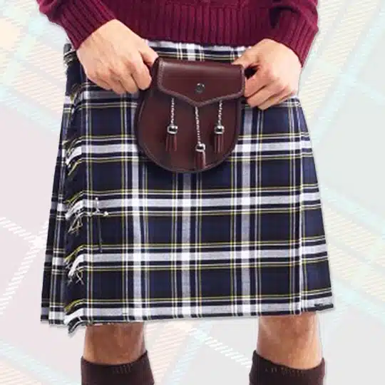 Mans legs in kilt